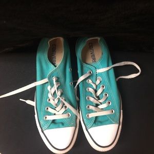 Turquoise women’s low top Converse size 7